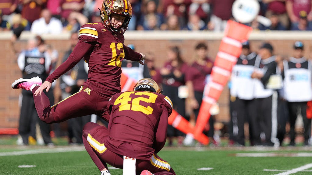 Minnesota's late-arriving kicker Luke Drzewiecki quickly makes a strong impression — Prior Lake Dining news